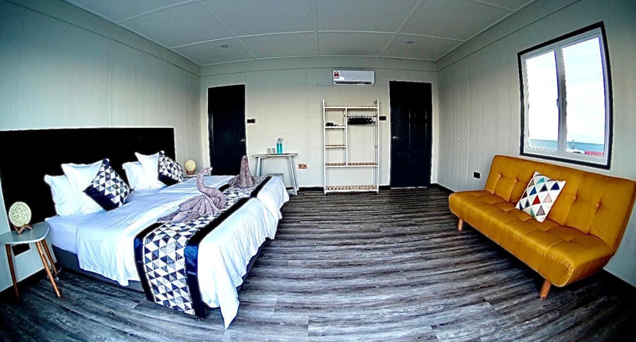 Shun Shun Water Bungalows Hotel Semporna Exterior photo