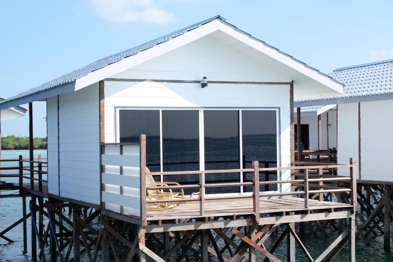 Shun Shun Water Bungalows Hotel Semporna Exterior photo