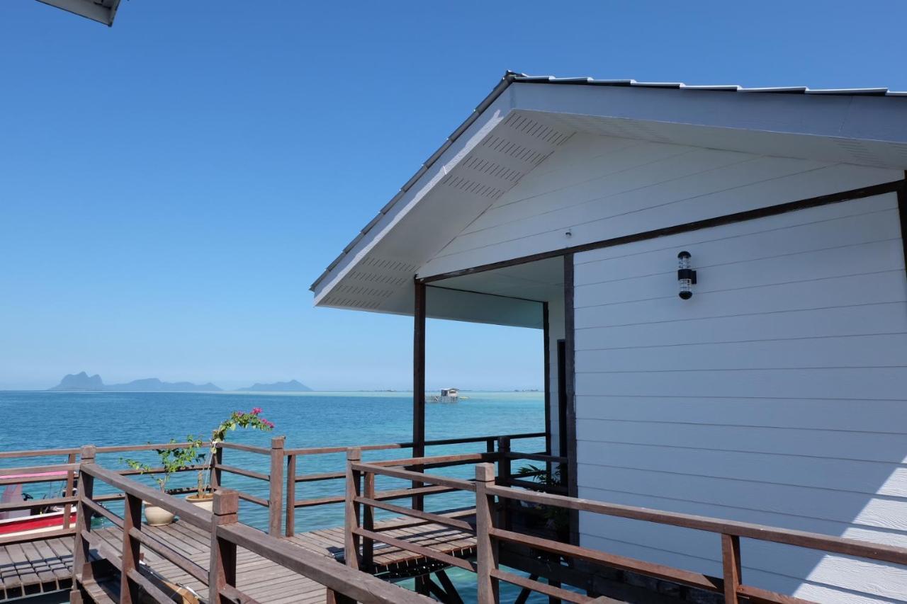 Shun Shun Water Bungalows Hotel Semporna Exterior photo